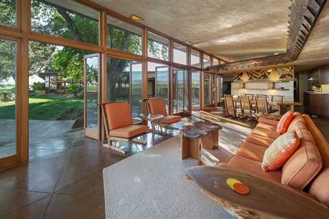 Here’s Your Chance To Own a Frank Lloyd Wright Farmhouse