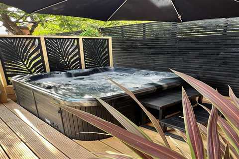 8 Backyard Hot Tub Privacy Ideas