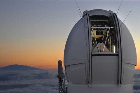 Exploring the Astronomical Research Facilities of the University of Hawaii