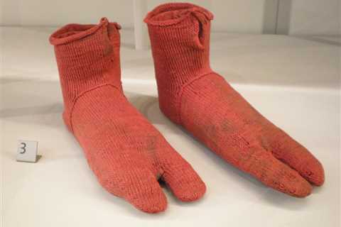 Behold 1,600-Year-Old Egyptian Socks Made with Nålbindning, an Ancient Proto-Knitting Technique