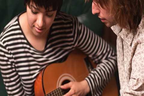 How Many Guitar Lessons Should You Take? A Guide for Beginners