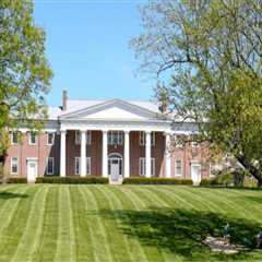 Navigating Scholarship and Financial Aid Opportunities at Education Centers in Central Kentucky
